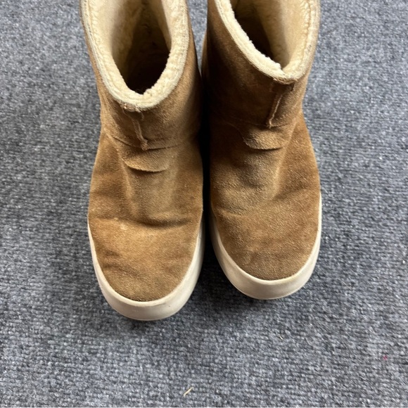 UGG Women’s Classic Boom Bootie Slip On Camel/Cream Winter Boots size: 9 - Picture 9 of 14